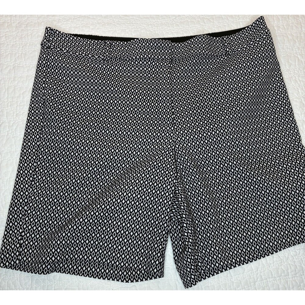 Lane Bryant Size 22 Soft Stretch Bermuda Shorts Pockets Vacation Packable